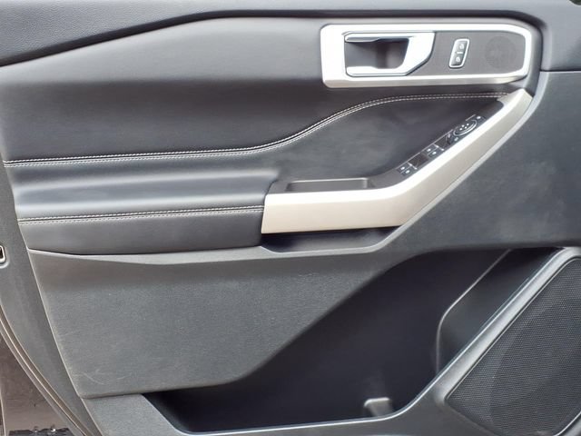 Certified 2023 Ford Explorer XLT w/ Equipment Group 202A AWD/4WD image 9