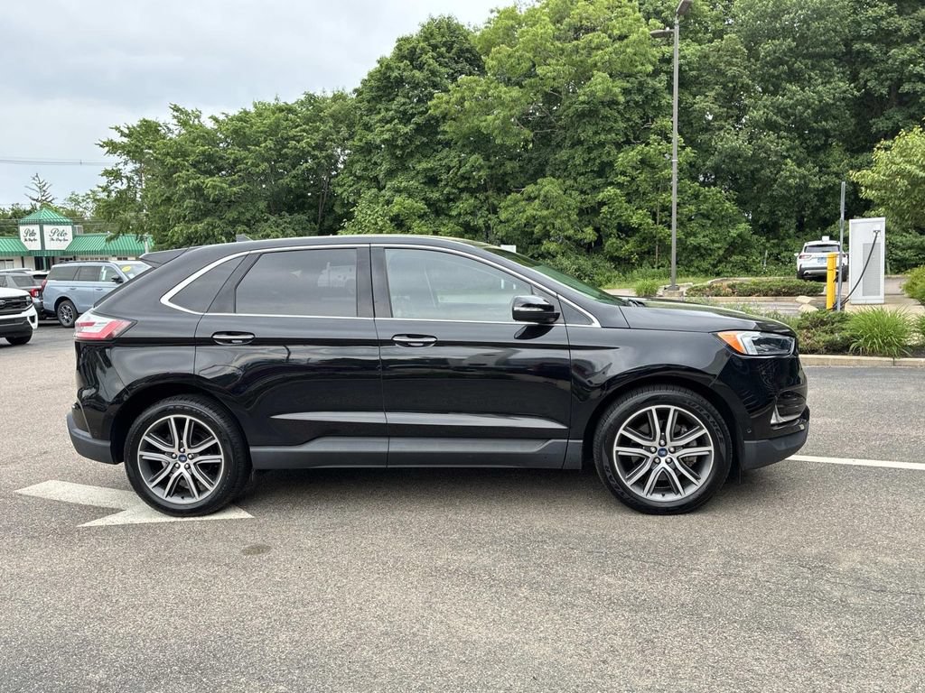 Certified 2019 Ford Edge Titanium w/ Equipment Group 301A AWD/4WD image 8