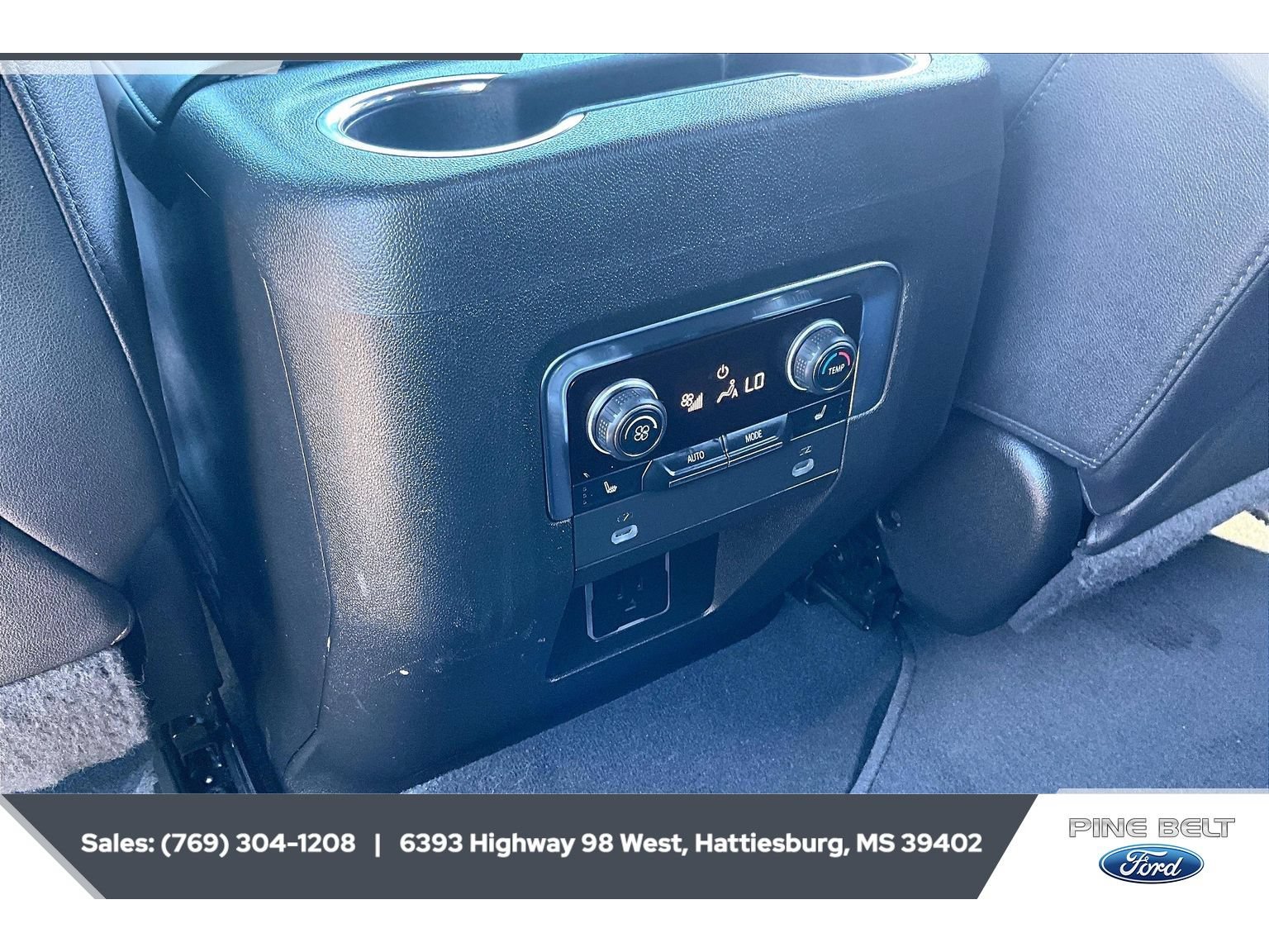 Used 2022 Chevrolet Tahoe LT w/ Luxury Package AWD/4WD image 25