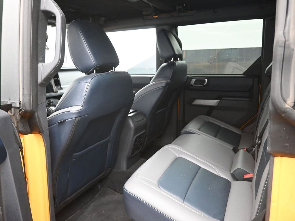 Certified 2022 Ford Bronco Outer Banks w/ Sasquatch Package AWD/4WD image 17