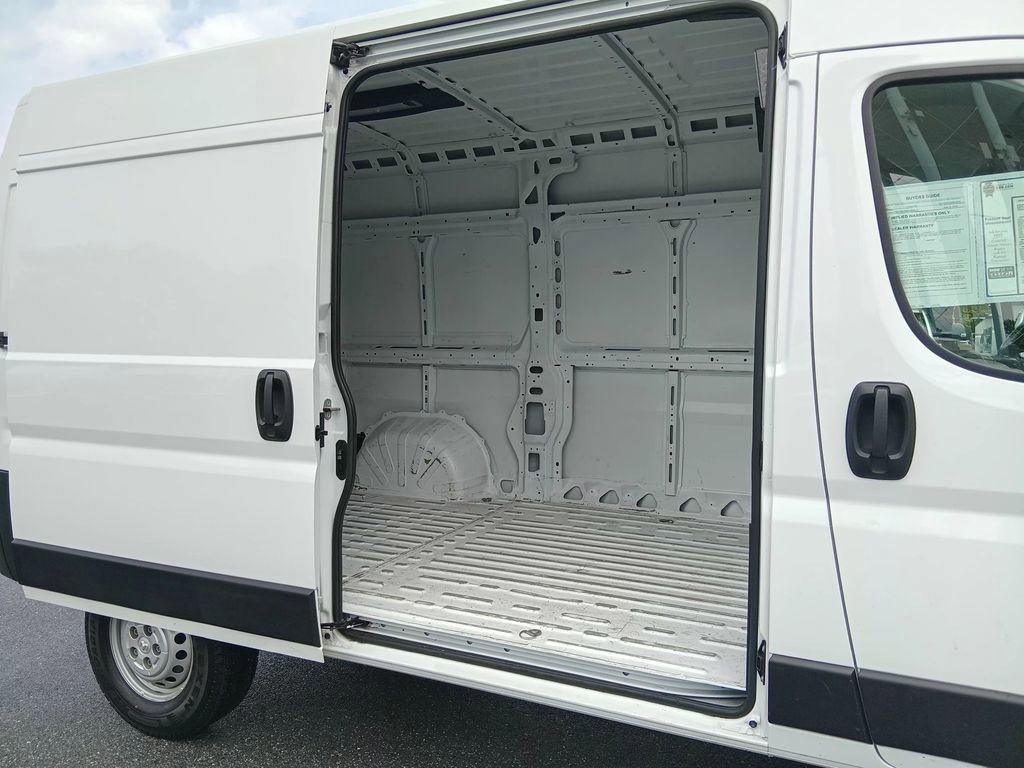 Used 2024 RAM ProMaster 2500 w/ Convenience Group FWD image 13