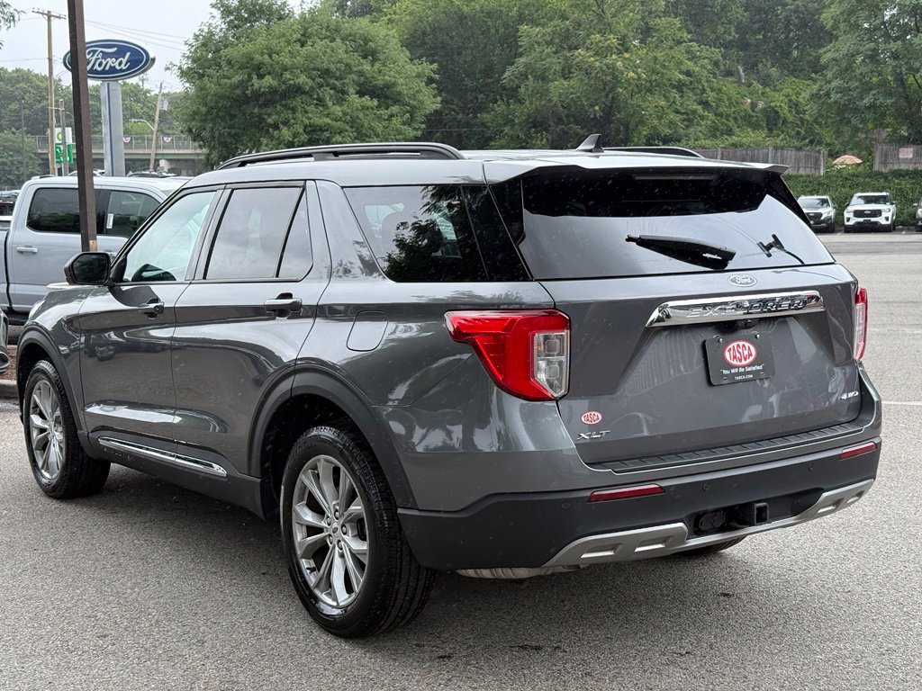 Certified 2023 Ford Explorer XLT w/ Equipment Group 202A AWD/4WD image 8