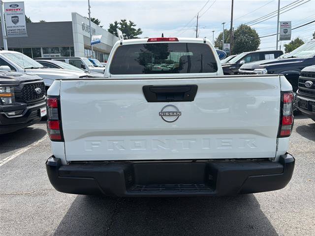 Used 2024 Nissan Frontier S RWD image 3