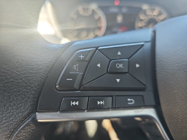 Used 2025 Nissan Altima 2.5 SV FWD image 17