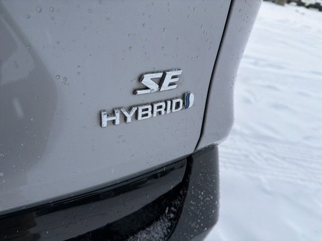 Used 2022 Toyota RAV4 SE image 7