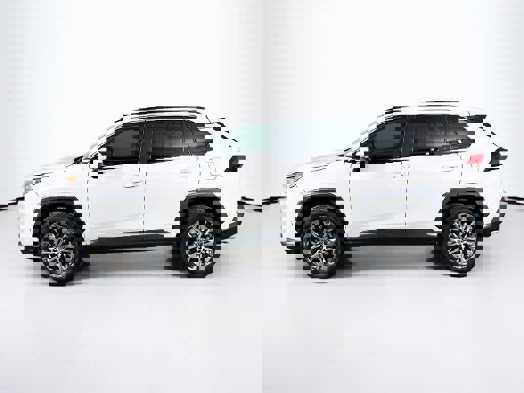 Used 2021 Toyota RAV4 XLE Premium image 2