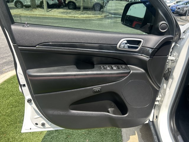 Used 2017 Jeep Grand Cherokee Trailhawk w/ Trailhawk Luxury Group AWD/4WD image 10