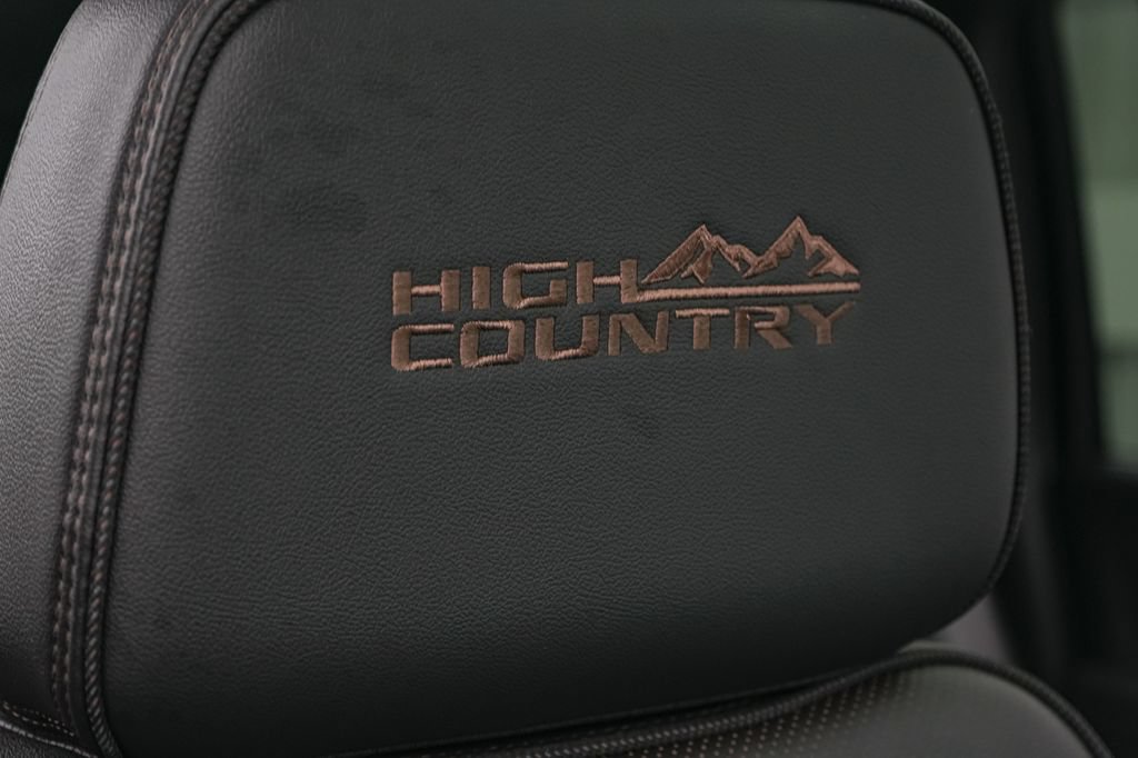 Used 2026 Chevrolet Suburban High Country w/ Sun And Tow Package AWD/4WD image 31