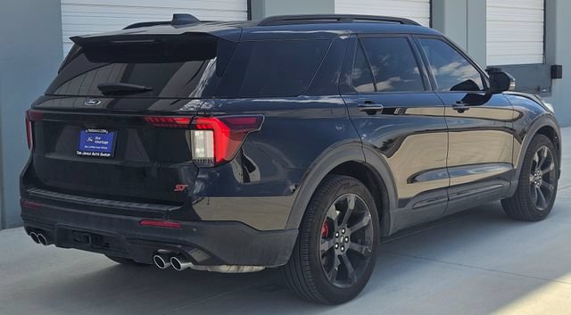 Certified 2025 Ford Explorer ST AWD/4WD image 5