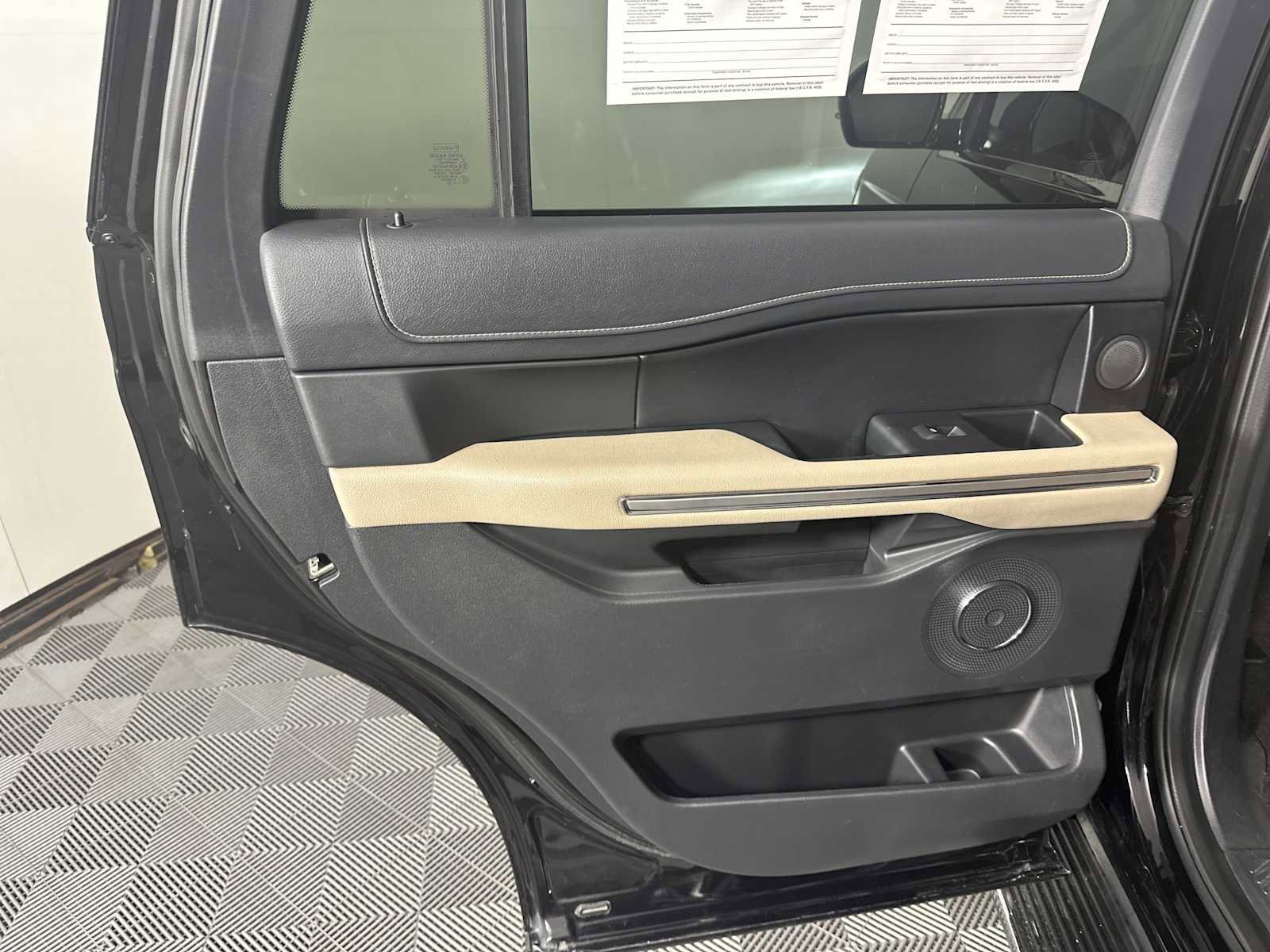 Certified 2023 Ford Expedition Limited image 36