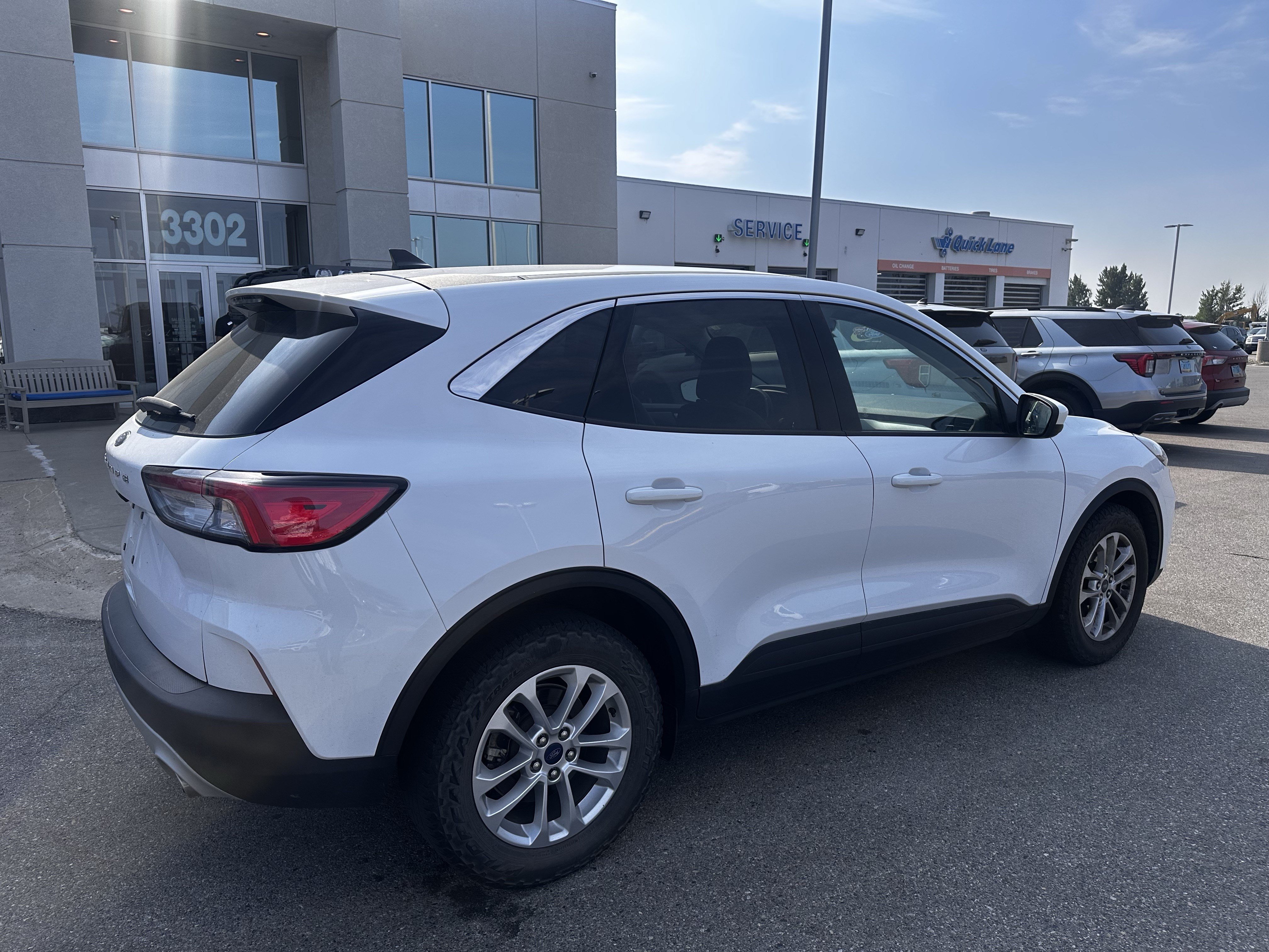 Certified 2021 Ford Escape SE w/ Cold Weather Package FWD image 4