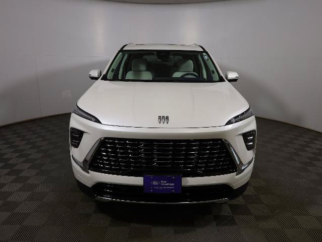 Used 2025 Buick Enclave Avenir w/ Trailering Package, 5000 lbs. AWD/4WD image 3