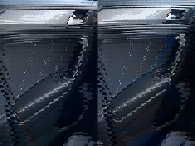 Used 2024 Volkswagen Tiguan SE w/ Panoramic Sunroof Package image 35