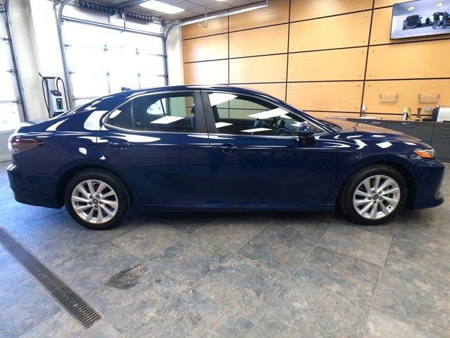Used 2023 Toyota Camry LE image 6