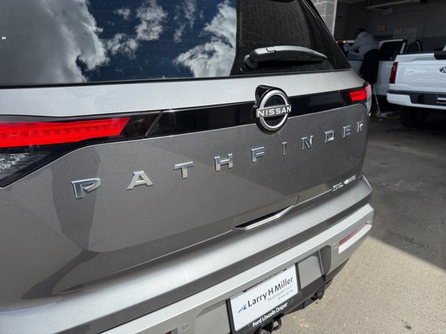 Used 2022 Nissan Pathfinder SL w/ SL Premium Package image 25