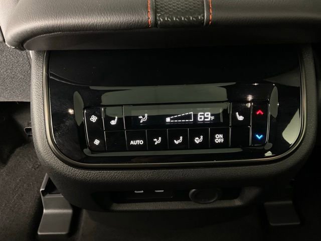 Used 2025 Nissan Armada PRO-4X w/ Pro-4X Premium Package image 17