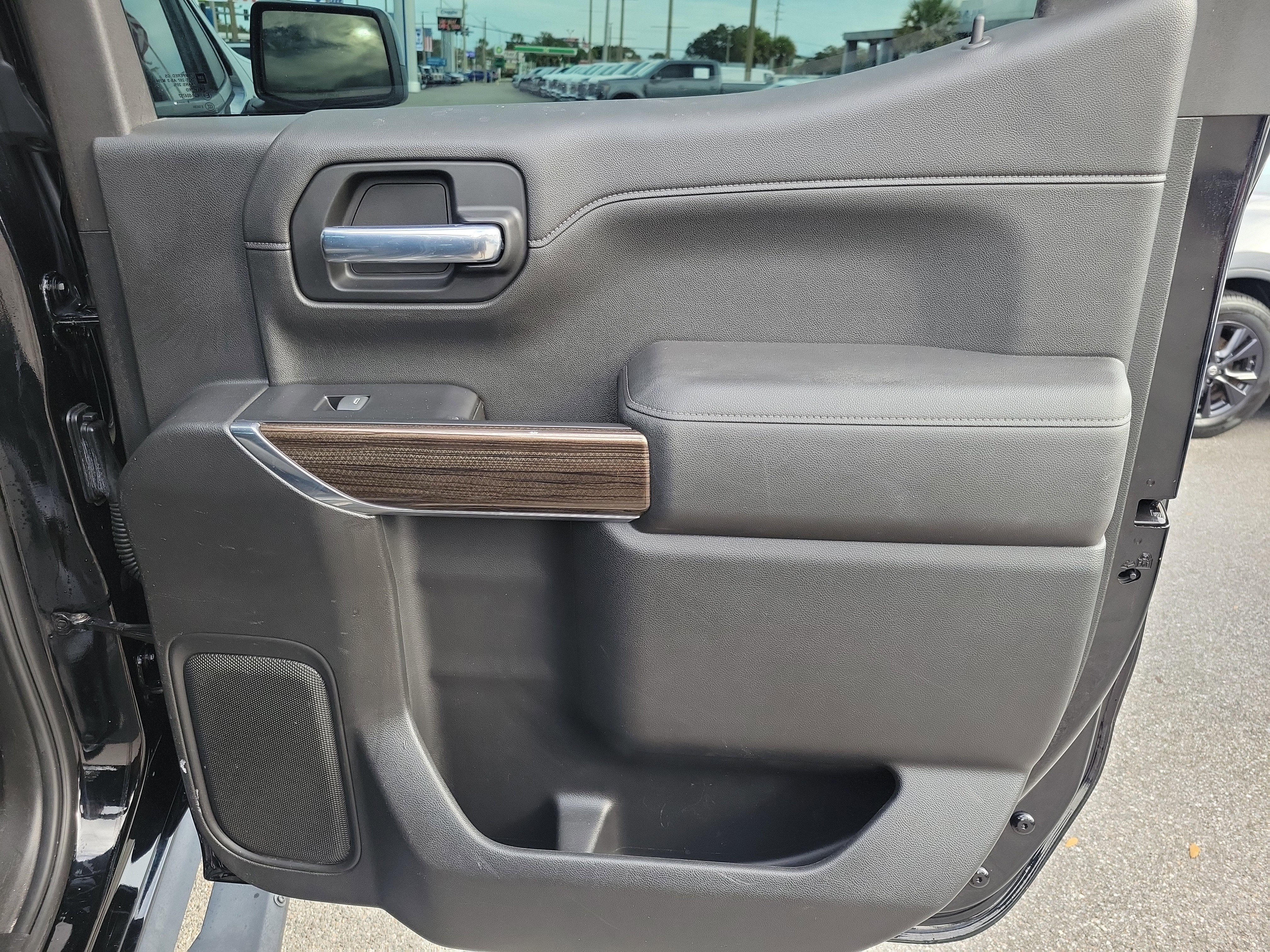 Used 2019 Chevrolet Silverado 1500 RST image 24