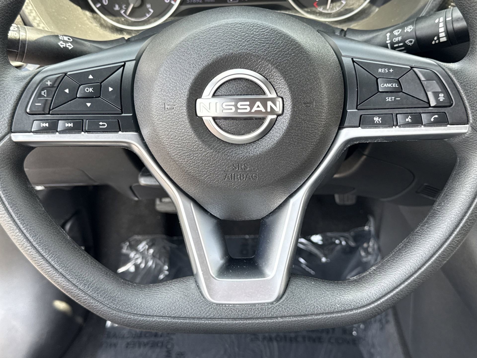 Used 2025 Nissan Sentra SV FWD image 11