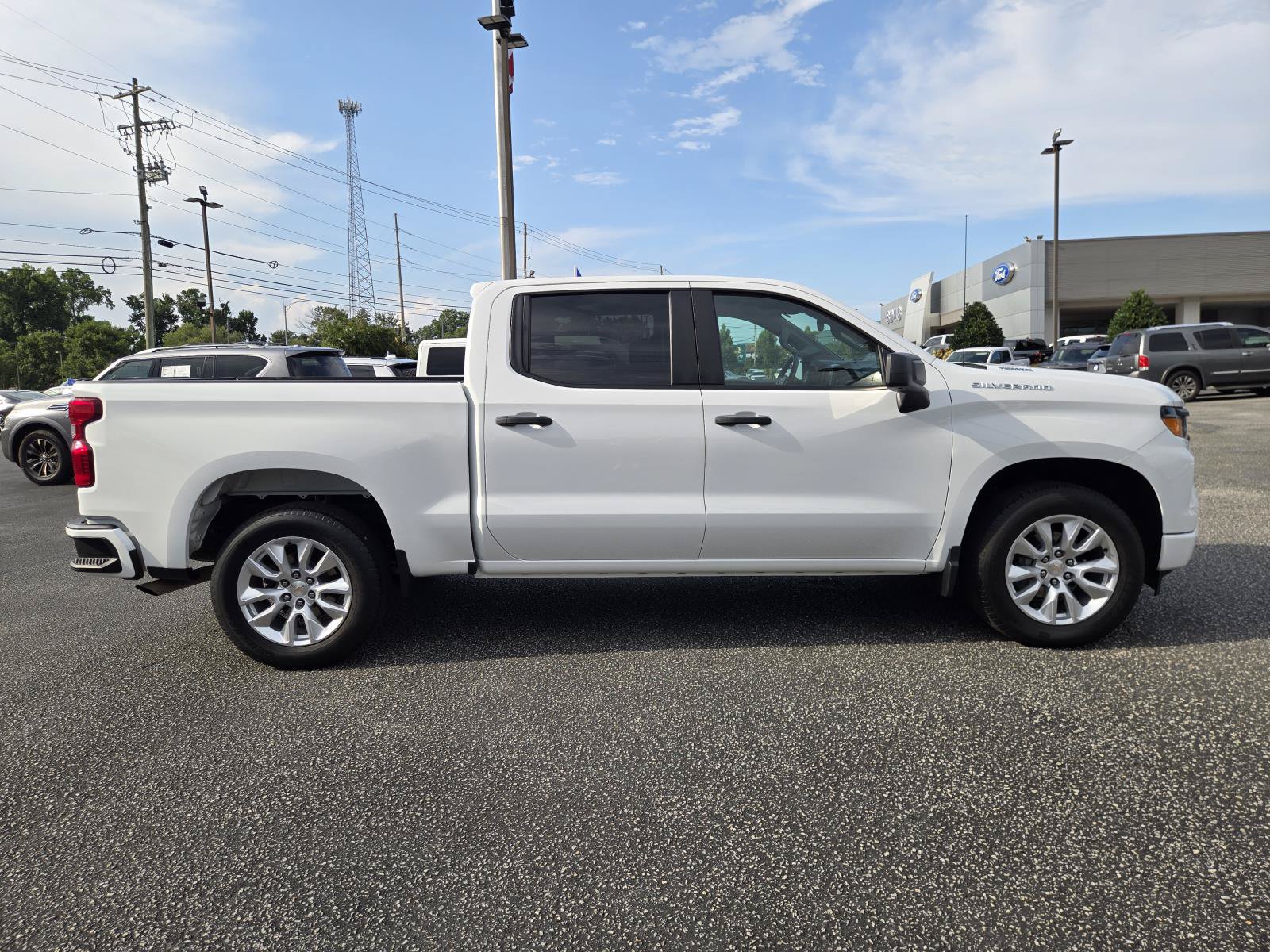 Used 2025 Chevrolet Silverado 1500 Custom RWD image 8