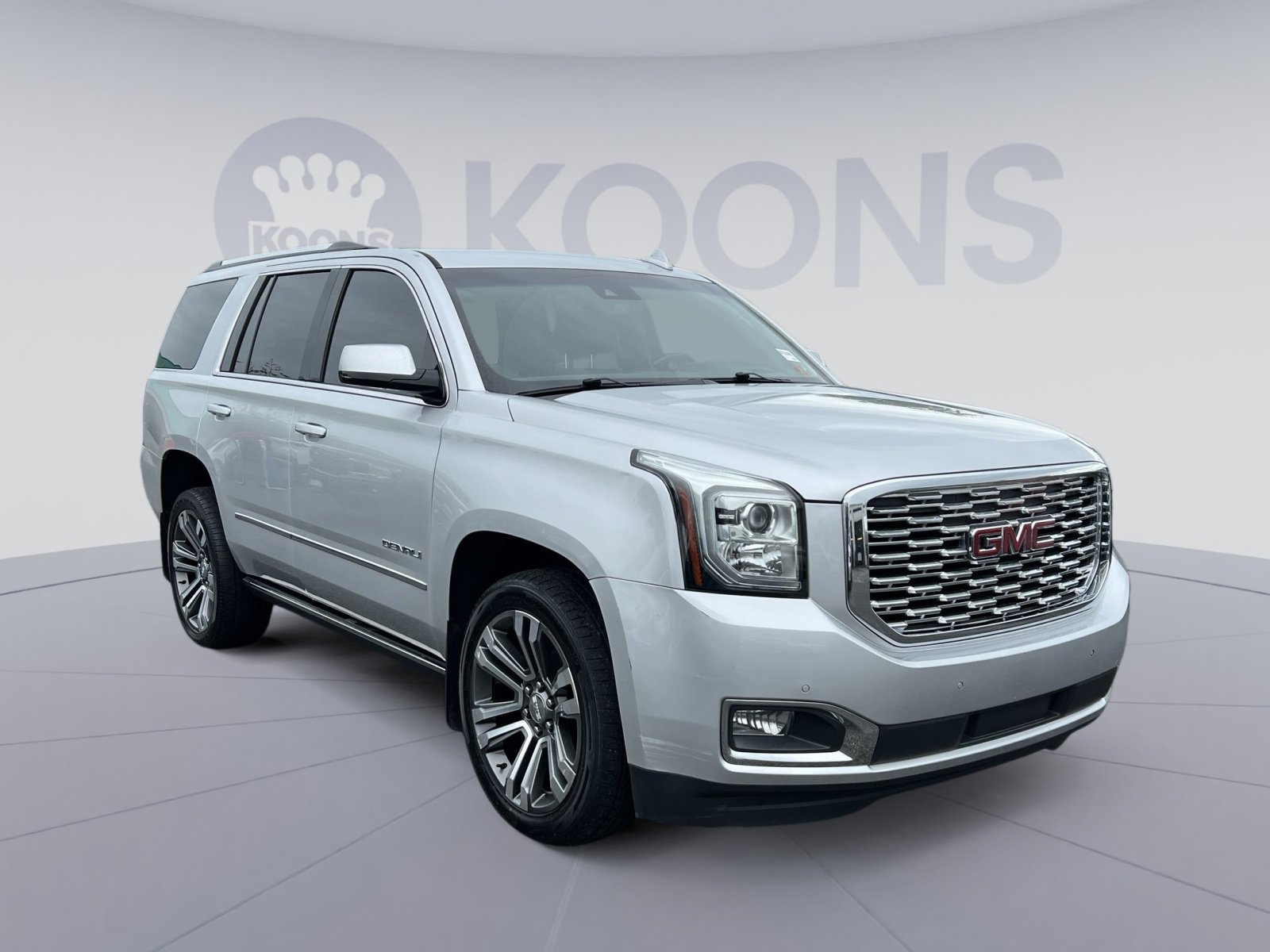 Used 2018 GMC Yukon Denali w/ Denali Ultimate Package AWD/4WD image 2
