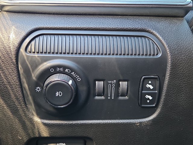 Used 2022 Jeep Wagoneer Series I AWD/4WD image 30