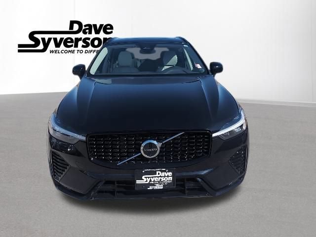 Used 2023 Volvo XC60 B5 Plus image 9