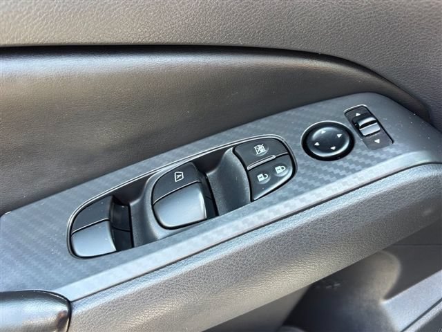 Used 2025 Nissan Altima 2.5 S FWD image 16