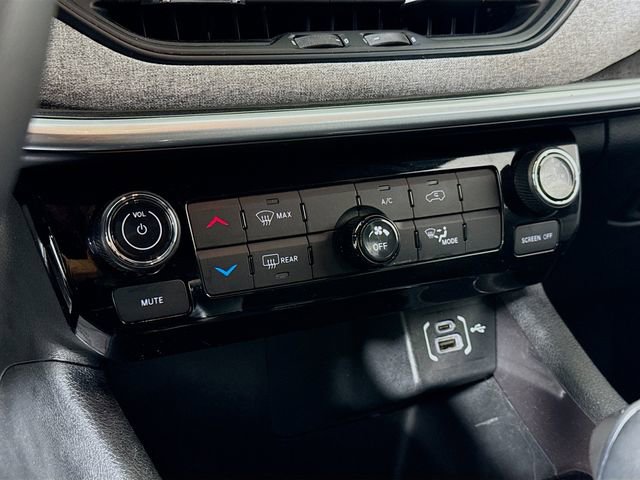 Used 2024 Jeep Compass Latitude image 15