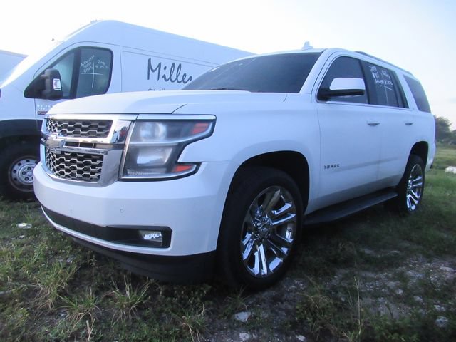 Used 2019 Chevrolet Tahoe LT w/ Luxury Package RWD image 3