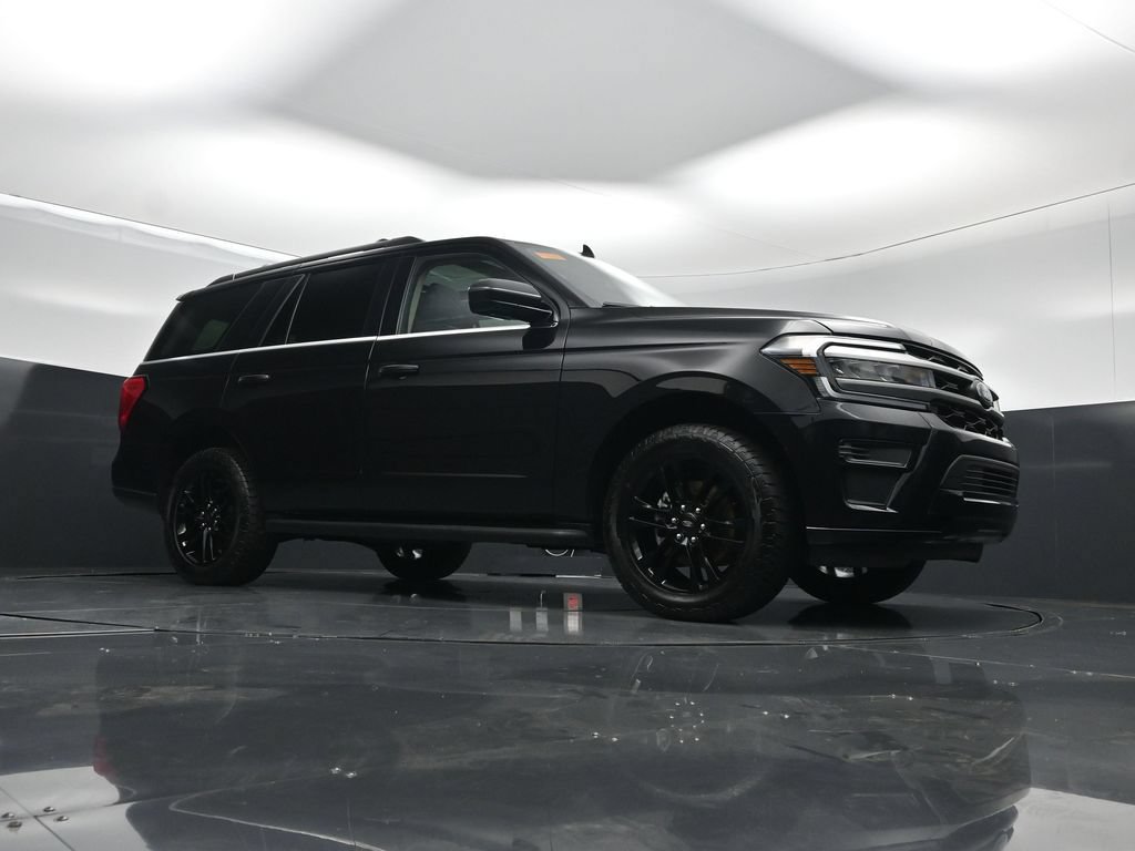Certified 2024 Ford Expedition XLT AWD/4WD image 3