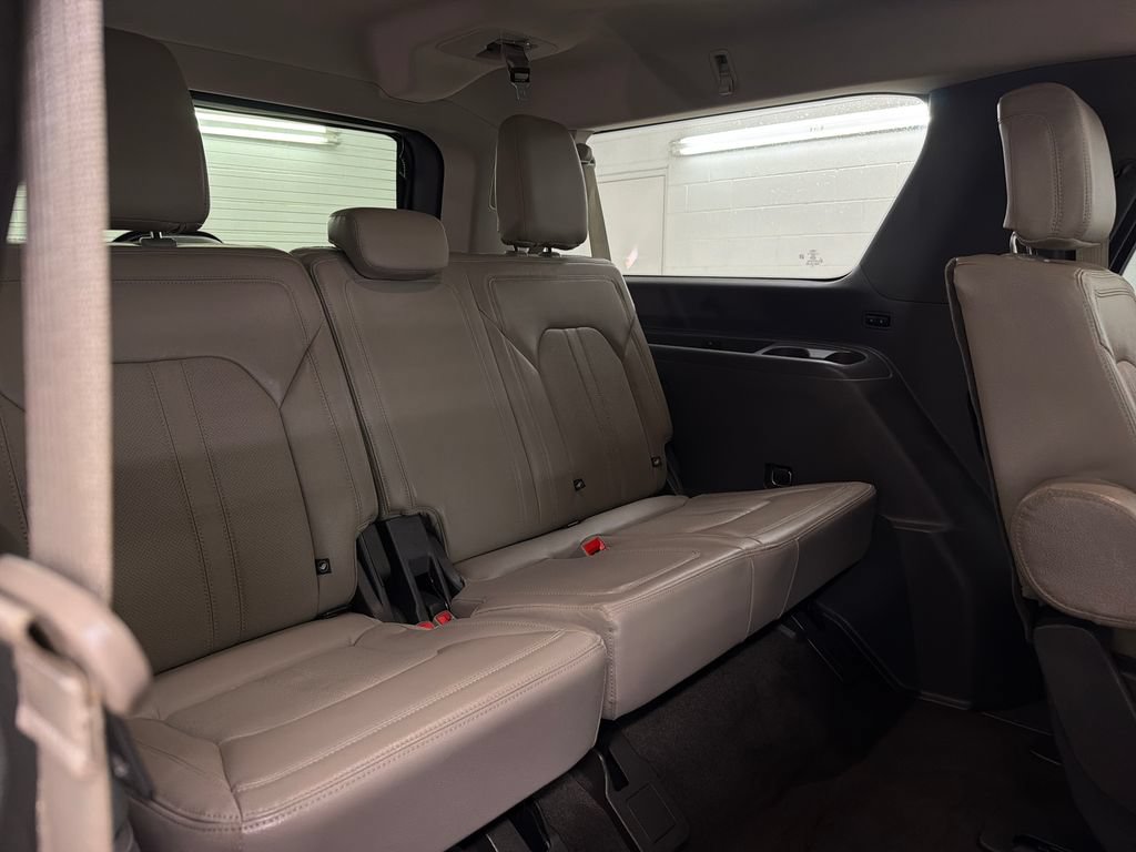 Certified 2021 Ford Expedition Max Limited RWD image 34