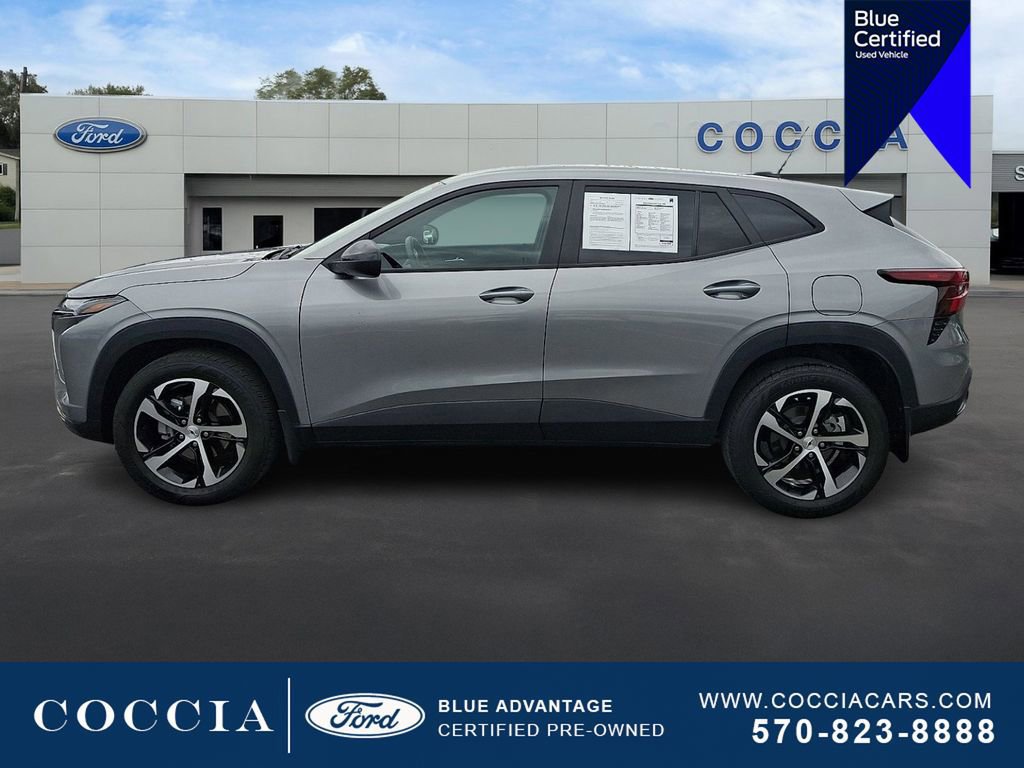 Used 2024 Chevrolet Trax RS w/ Driver Confidence Package image 2