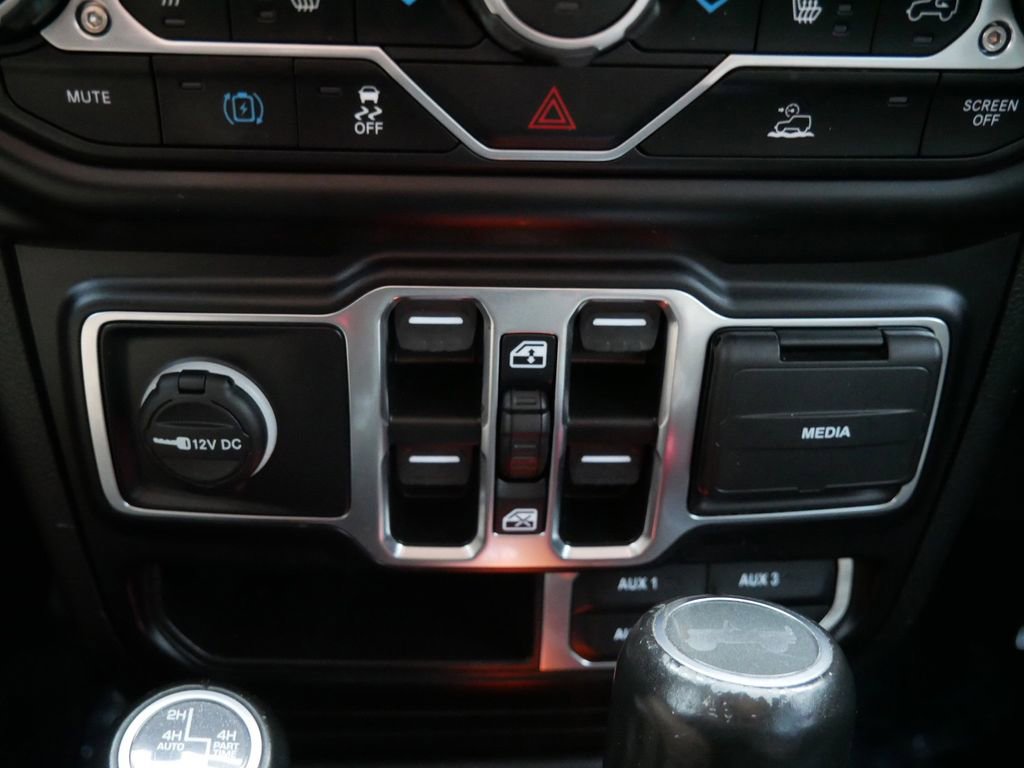 Used 2022 Jeep Wrangler Unlimited Sahara w/ Cold Weather Group image 23