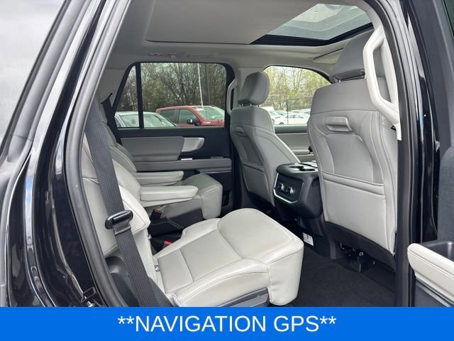 Certified 2025 Ford Expedition Active AWD/4WD image 13