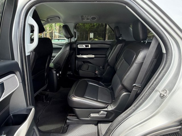 Certified 2022 Ford Explorer Limited w/ Equipment Group 301A RWD image 18