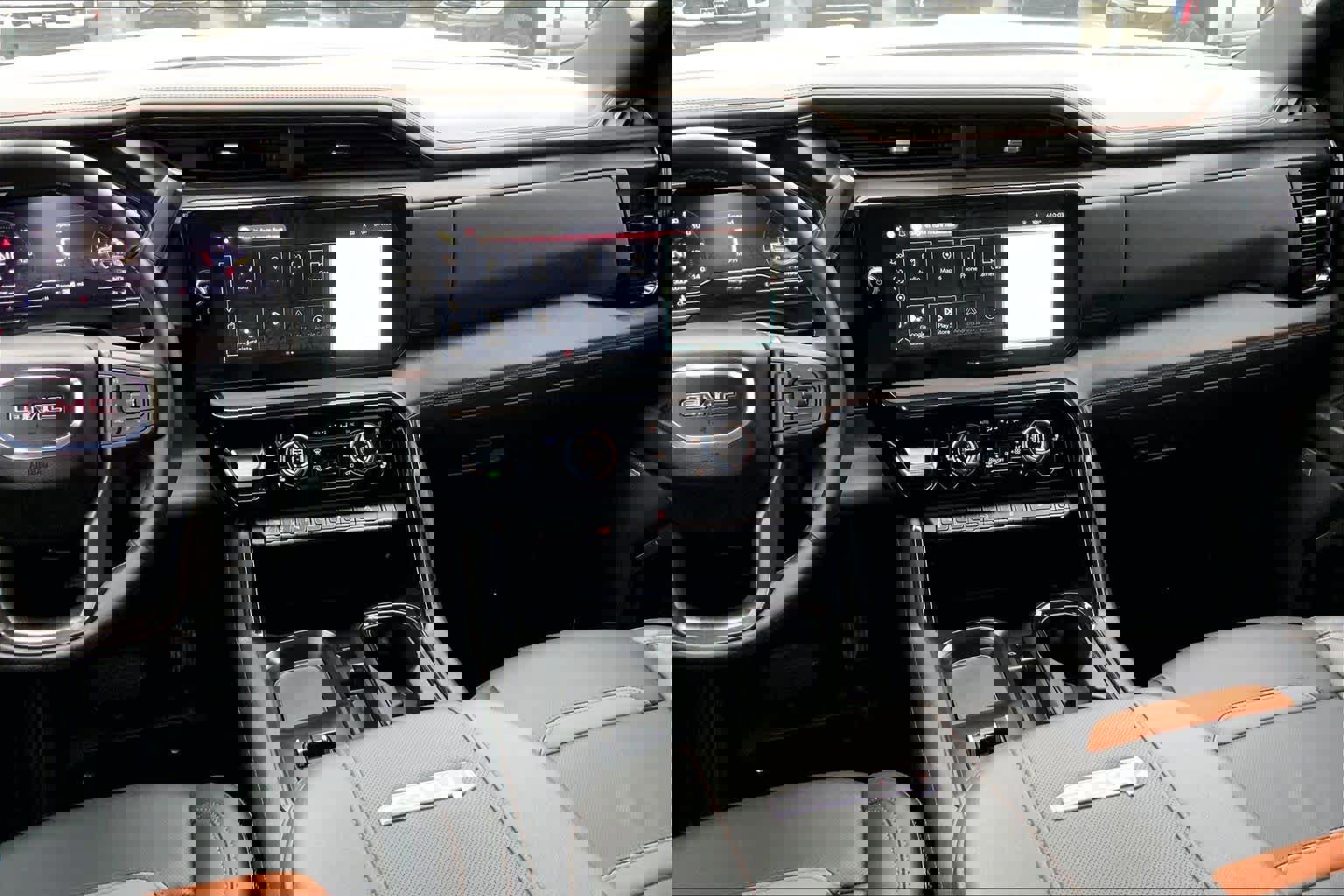 Used 2024 GMC Sierra 2500 AT4 w/ AT4 Premium Plus Package image 9