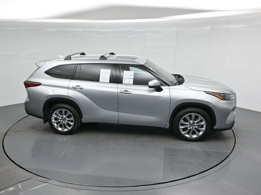 Used 2022 Toyota Highlander Limited image 11
