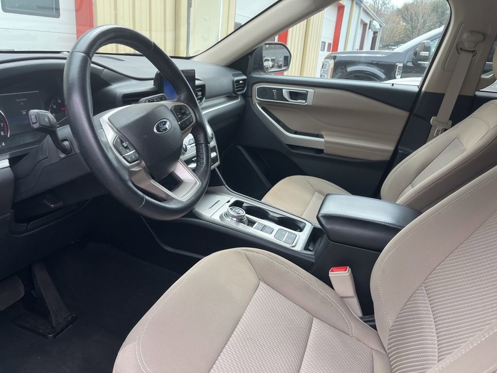 Certified 2022 Ford Explorer XLT image 6