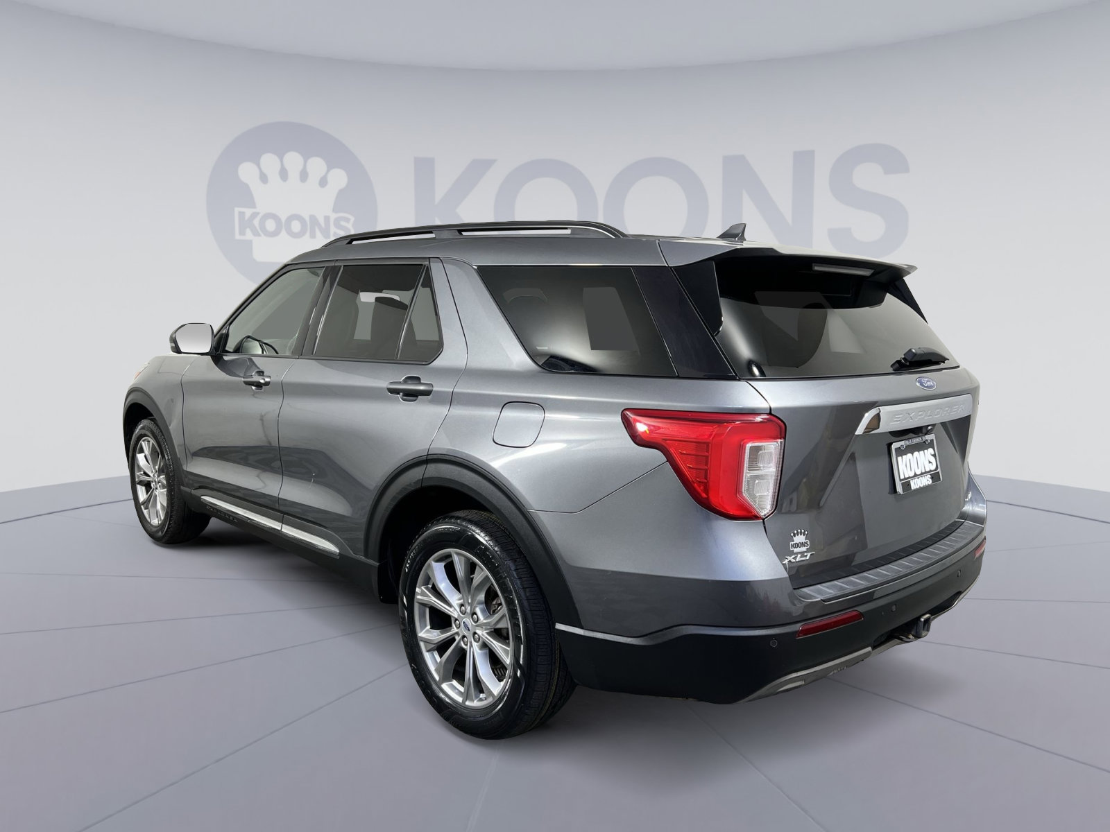 Certified 2022 Ford Explorer XLT w/ Equipment Group 202A AWD/4WD image 8