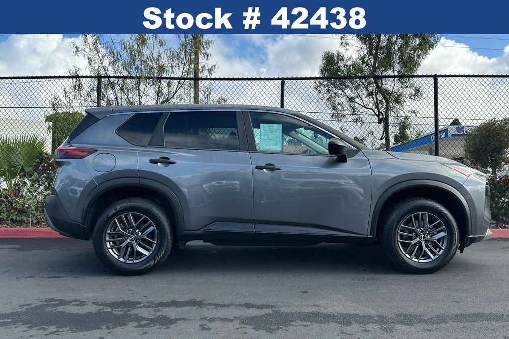 Used 2023 Nissan Rogue S image 4