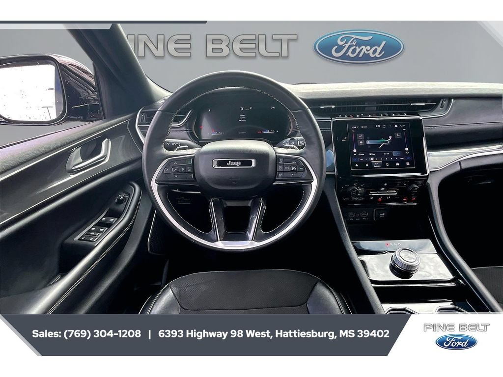 Used 2022 Jeep Grand Cherokee Altitude AWD/4WD image 7