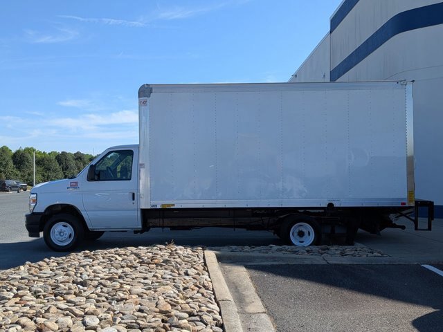 Certified 2024 Ford E-450 and Econoline 450 Super Duty w/ Power Windows & Locks Group RWD image 7
