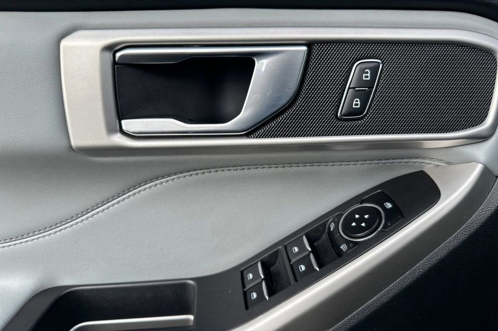 Certified 2023 Ford Explorer XLT w/ Equipment Group 202A image 13