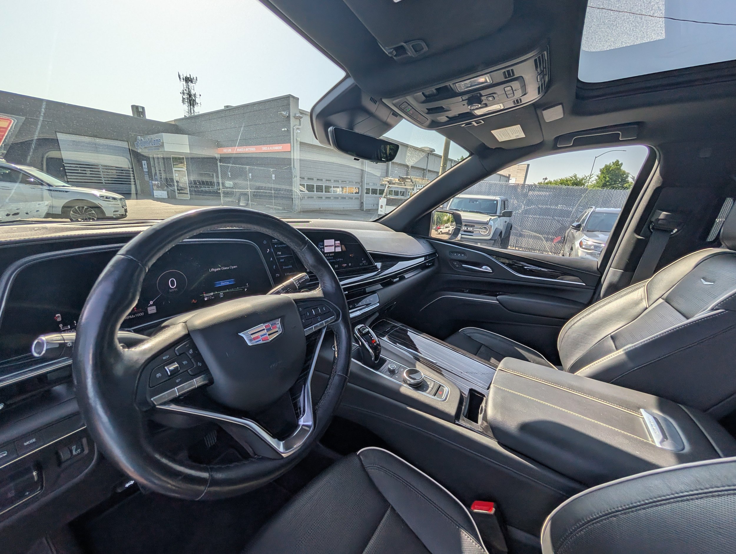 Used 2022 Cadillac Escalade ESV Sport AWD/4WD image 19