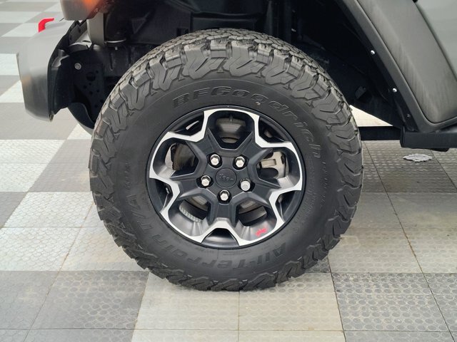 Used 2023 Jeep Wrangler Unlimited Rubicon w/ Cold Weather Group AWD/4WD image 14