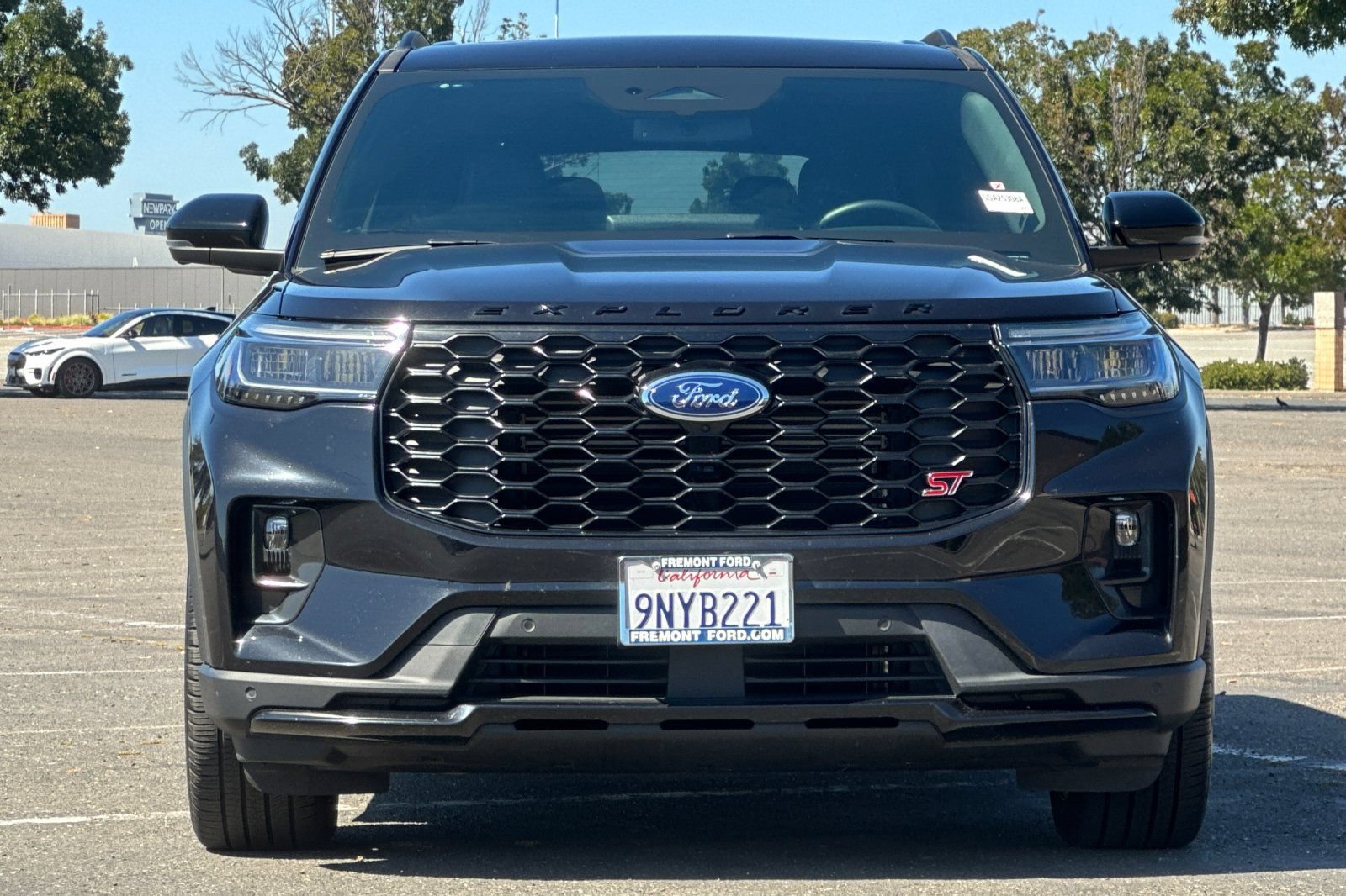Certified 2025 Ford Explorer ST AWD/4WD image 9