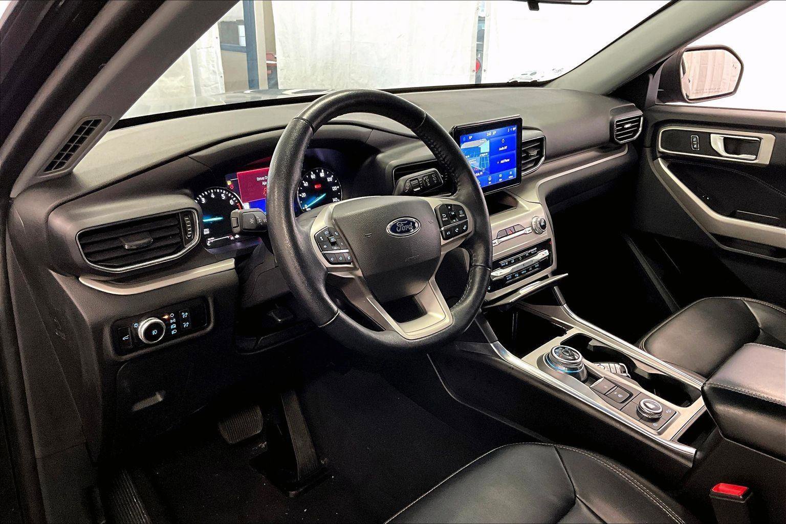 Certified 2022 Ford Explorer XLT w/ Equipment Group 202A image 12