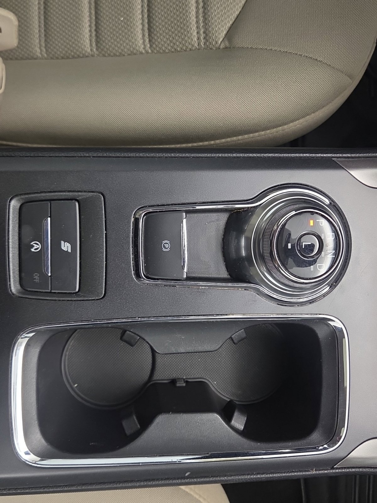 Certified 2020 Ford Fusion SE FWD image 27