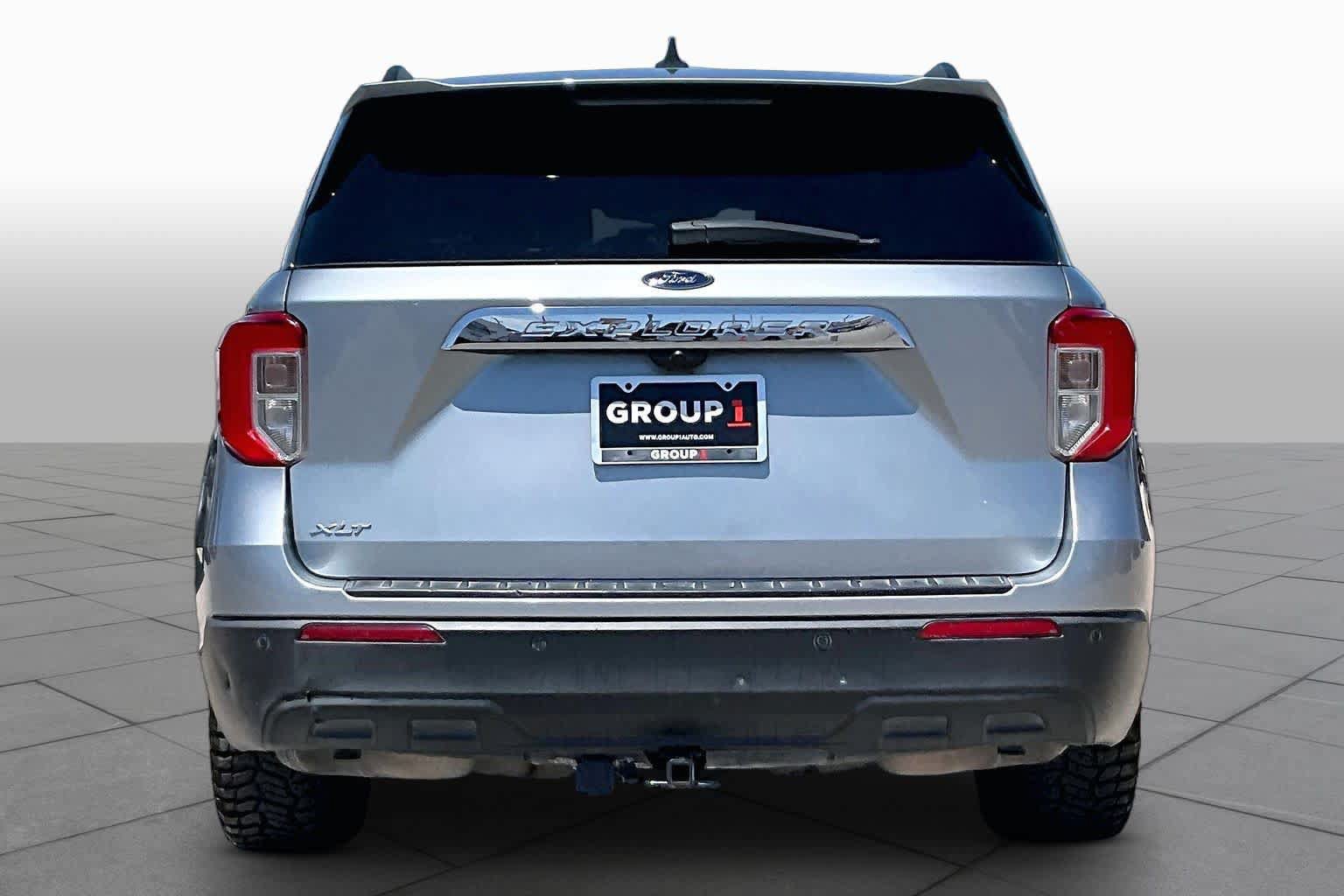 Certified 2023 Ford Explorer XLT RWD image 5
