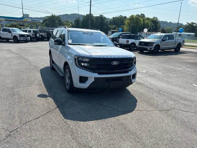 Certified 2025 Ford Expedition Active AWD/4WD image 2